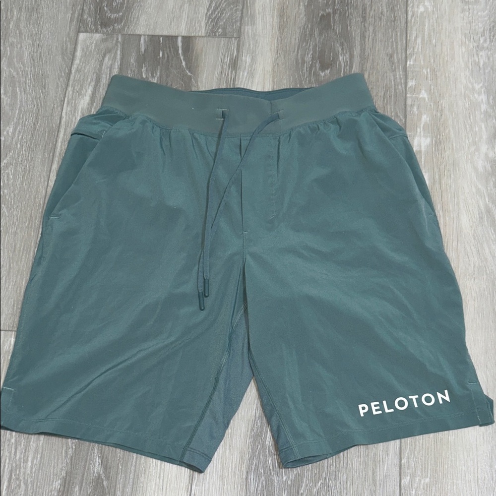 NWOT Lululemon Men’s Lululemon T.H.E. Short 9" *Liner “Peloton” Size Small